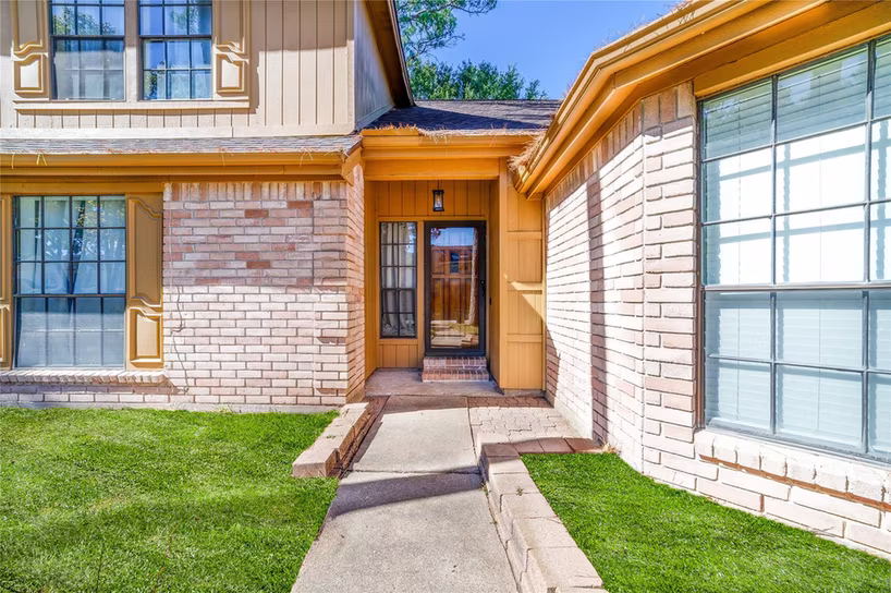 Photo 3 of 15627 Lago Villa Drive, Tomball, TX