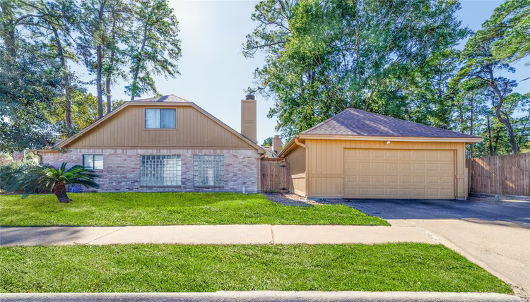 Photo 4 of 15627 Lago Villa Drive, Tomball, TX