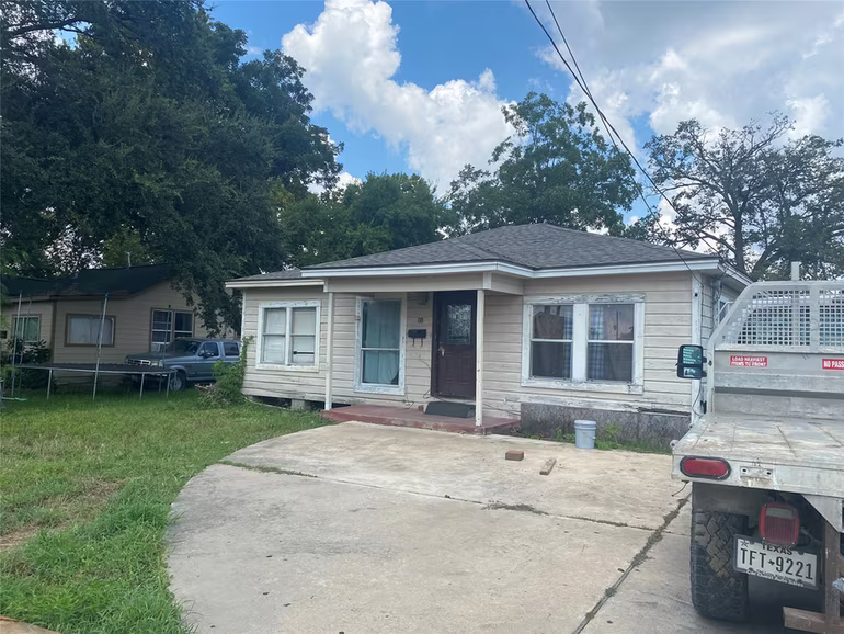 Photo 2 of 91 Burbank Street, Houston, TX