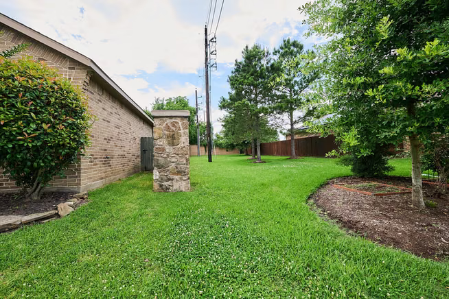 Photo 3 of 4902 Preserve Park Drive, Spring, TX