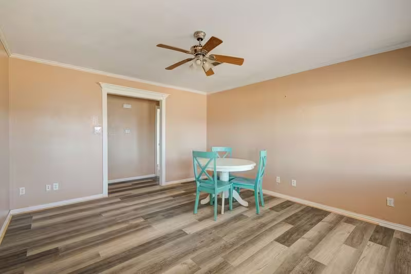 Photo 6 of 714 W 7th Street, Freeport, TX