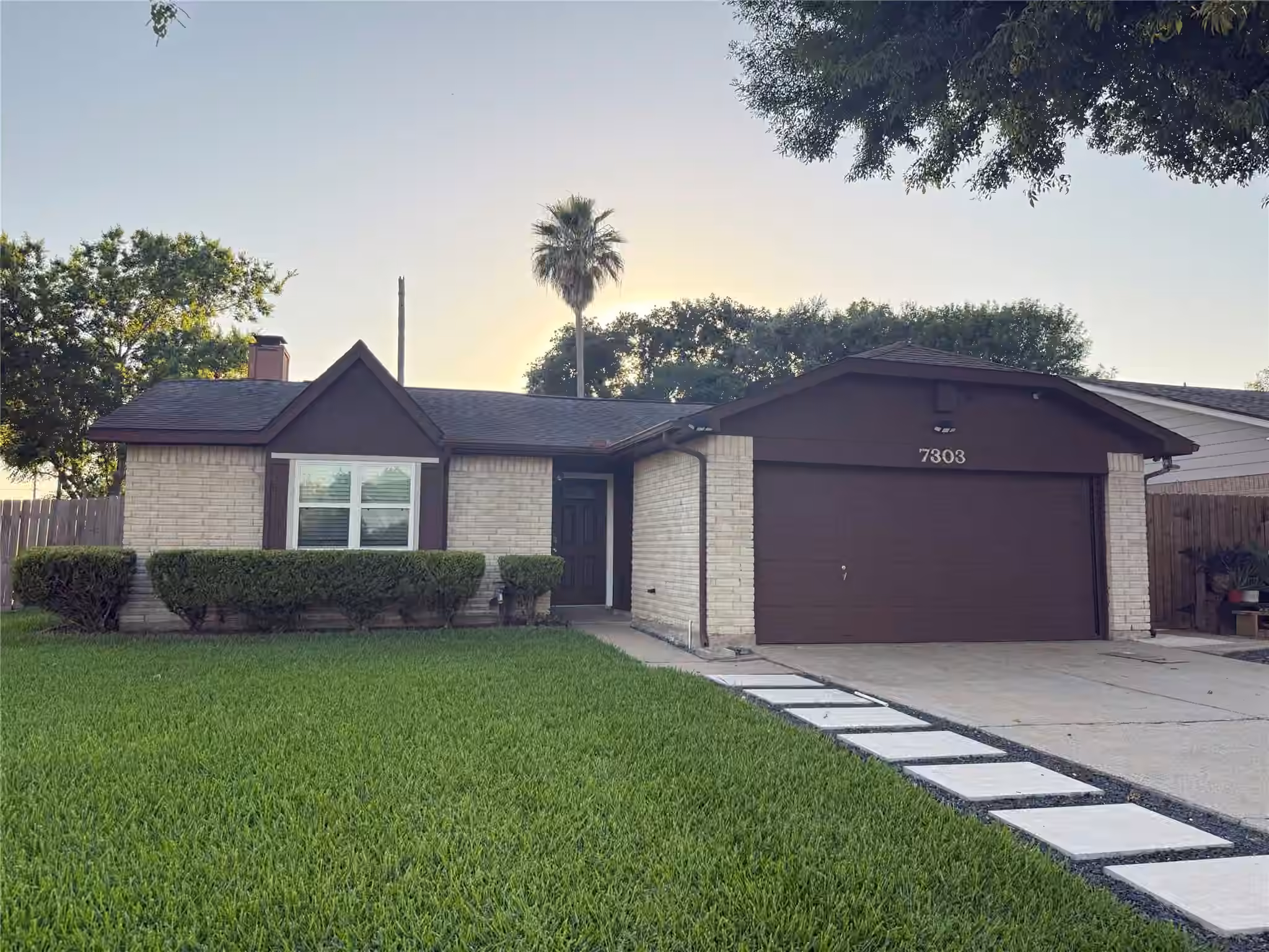 Photo 2 of 7303 Millbrae Lane, Houston, TX