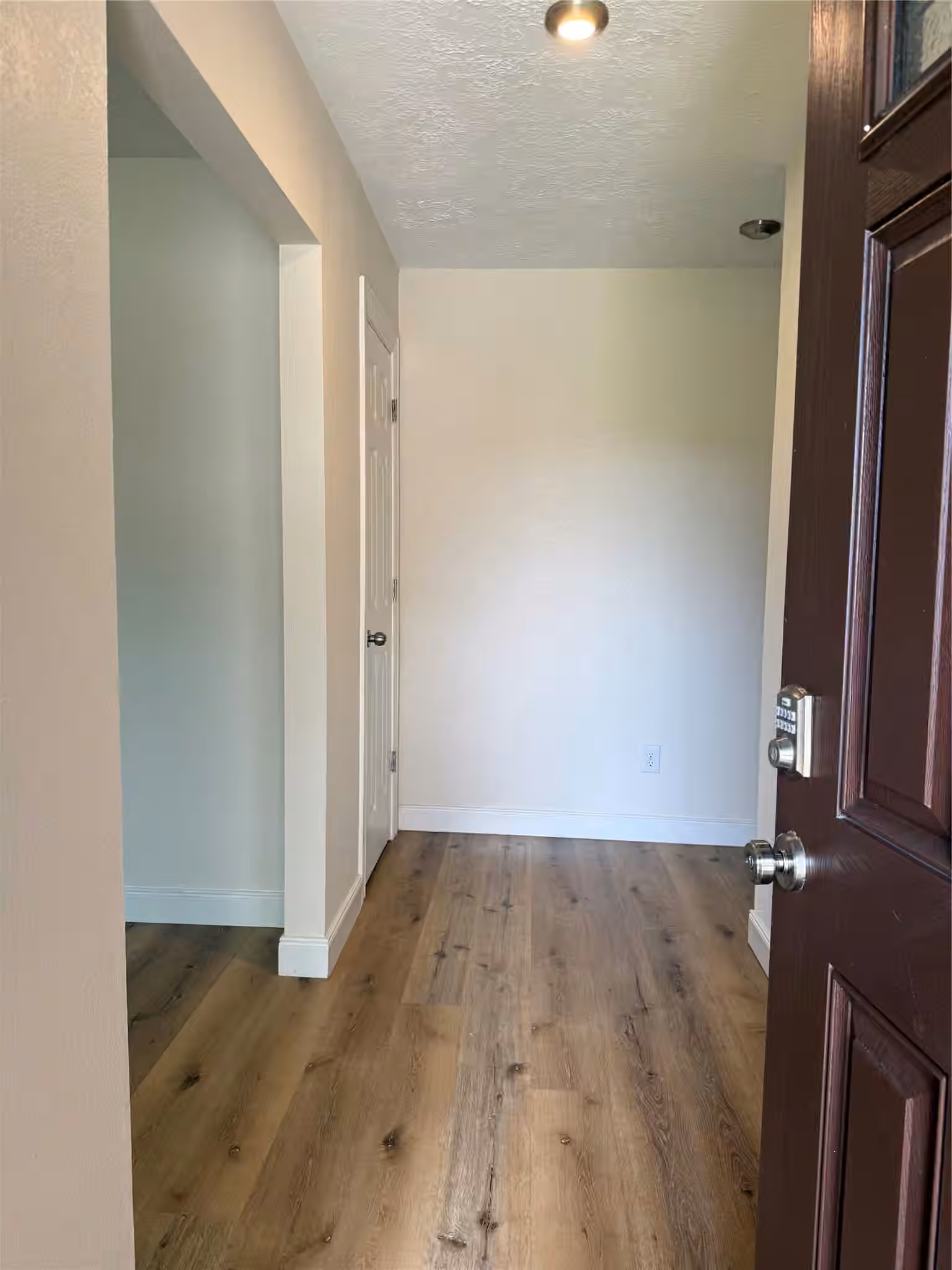 Photo 6 of 7303 Millbrae Lane, Houston, TX