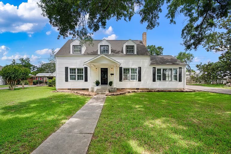 Photo of 1008 Heights Street, El Campo, TX