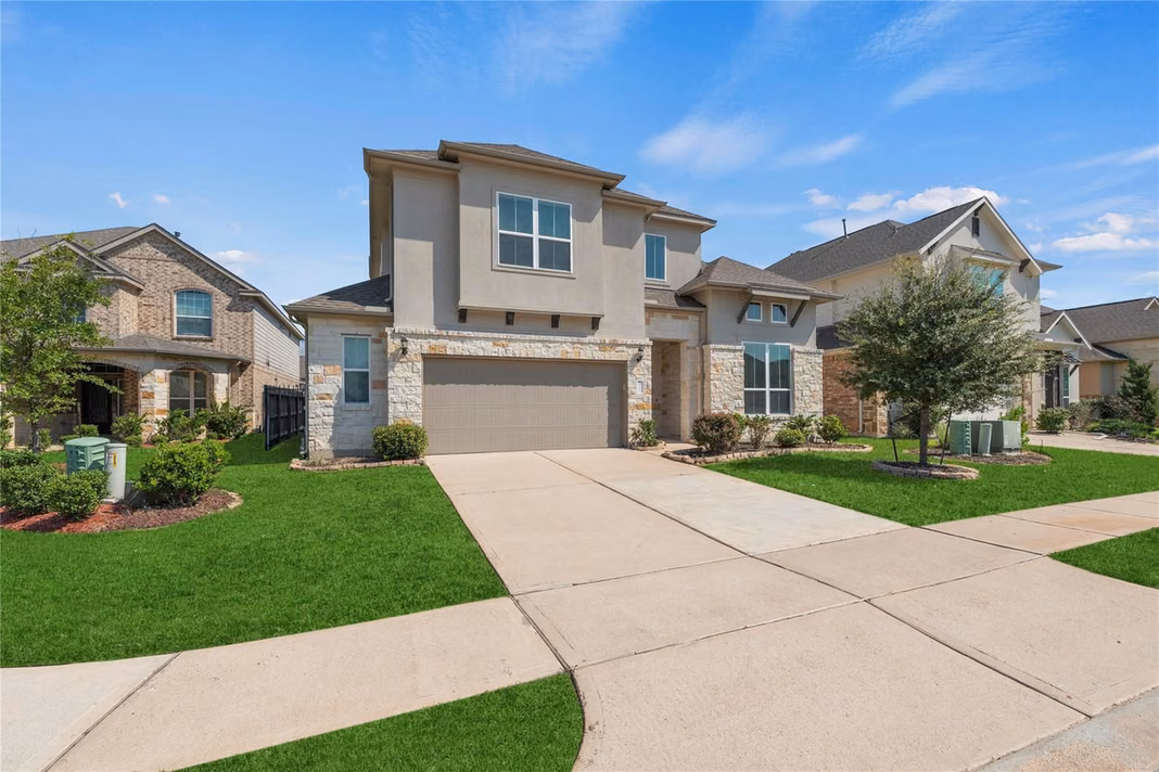 Photo 2 of 24122 Cannon Anello Court, Katy, TX