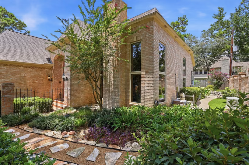 Photo 3 of 9414 Windrush Drive, Spring, TX