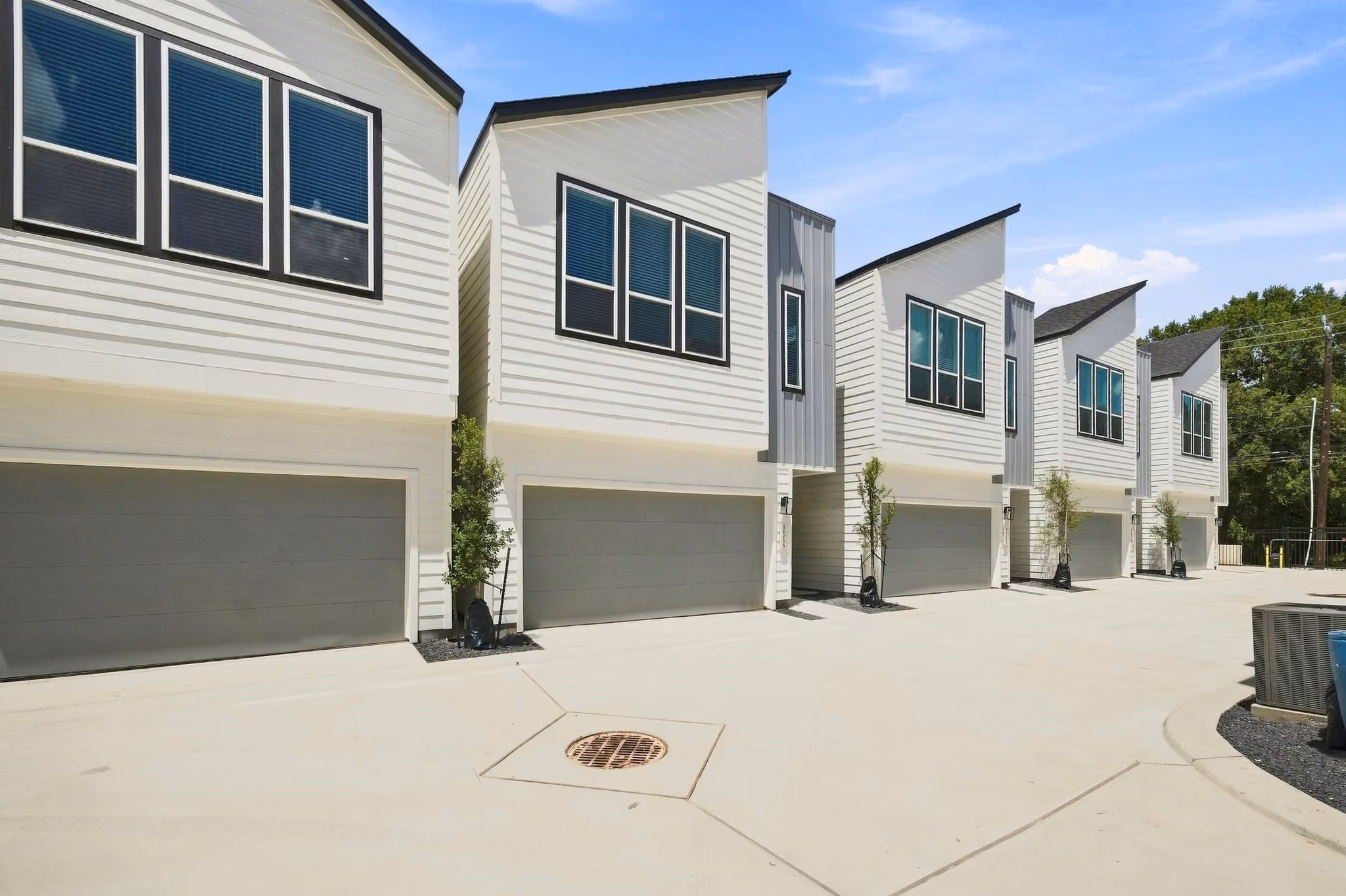 Photo 2 of 6055 Cebra Street, Houston, TX