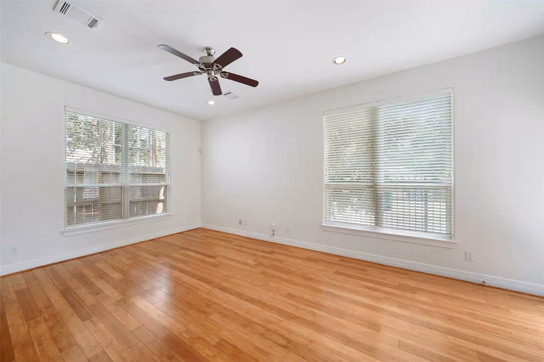 Photo 5 of 724 Link Road, Houston, TX