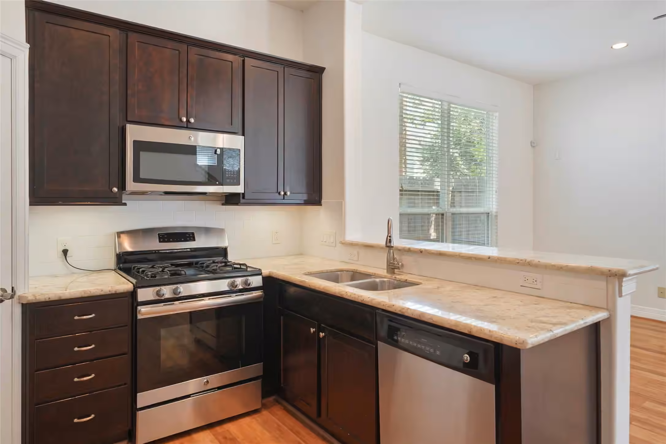 Photo 7 of 724 Link Road, Houston, TX