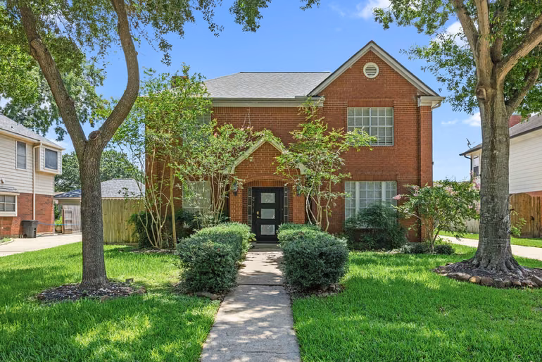 Photo 3 of 211 Aberdeen Street, Stafford, TX