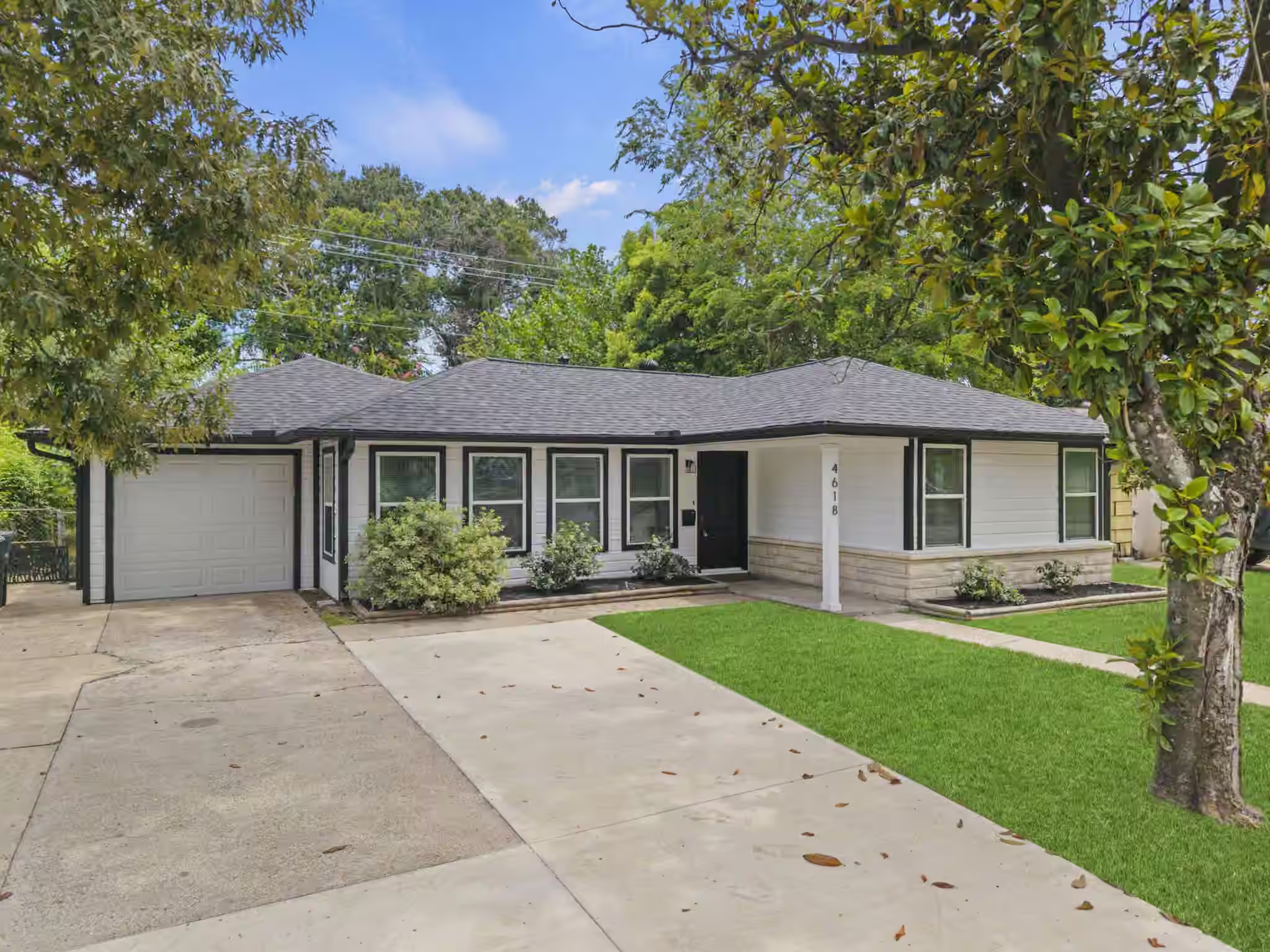 Photo 7 of 4618 Ella Boulevard, Houston, TX