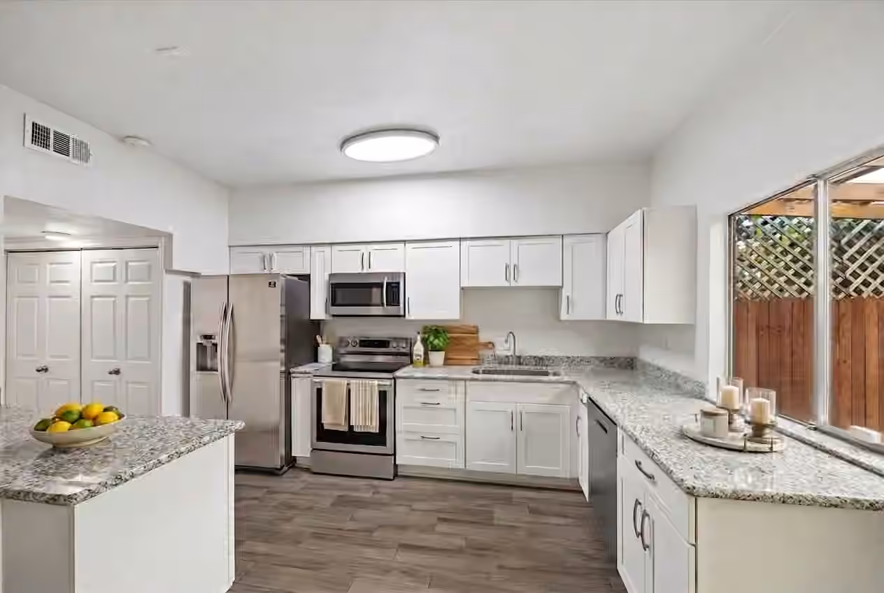 Photo 2 of 840 Threadneedle Street 207, Houston, TX