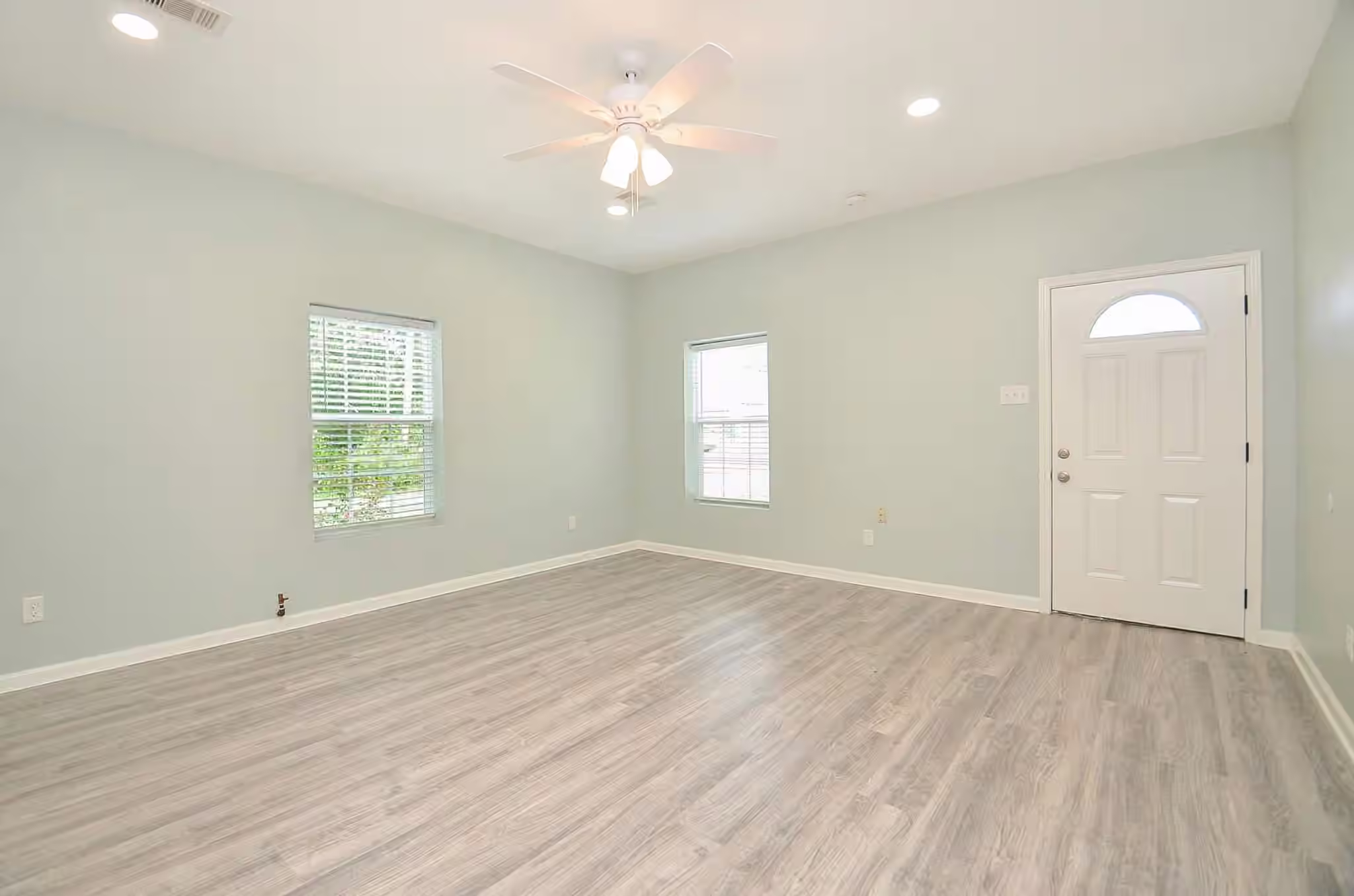 Photo 5 of 24719 Roscommon, Hempstead, TX