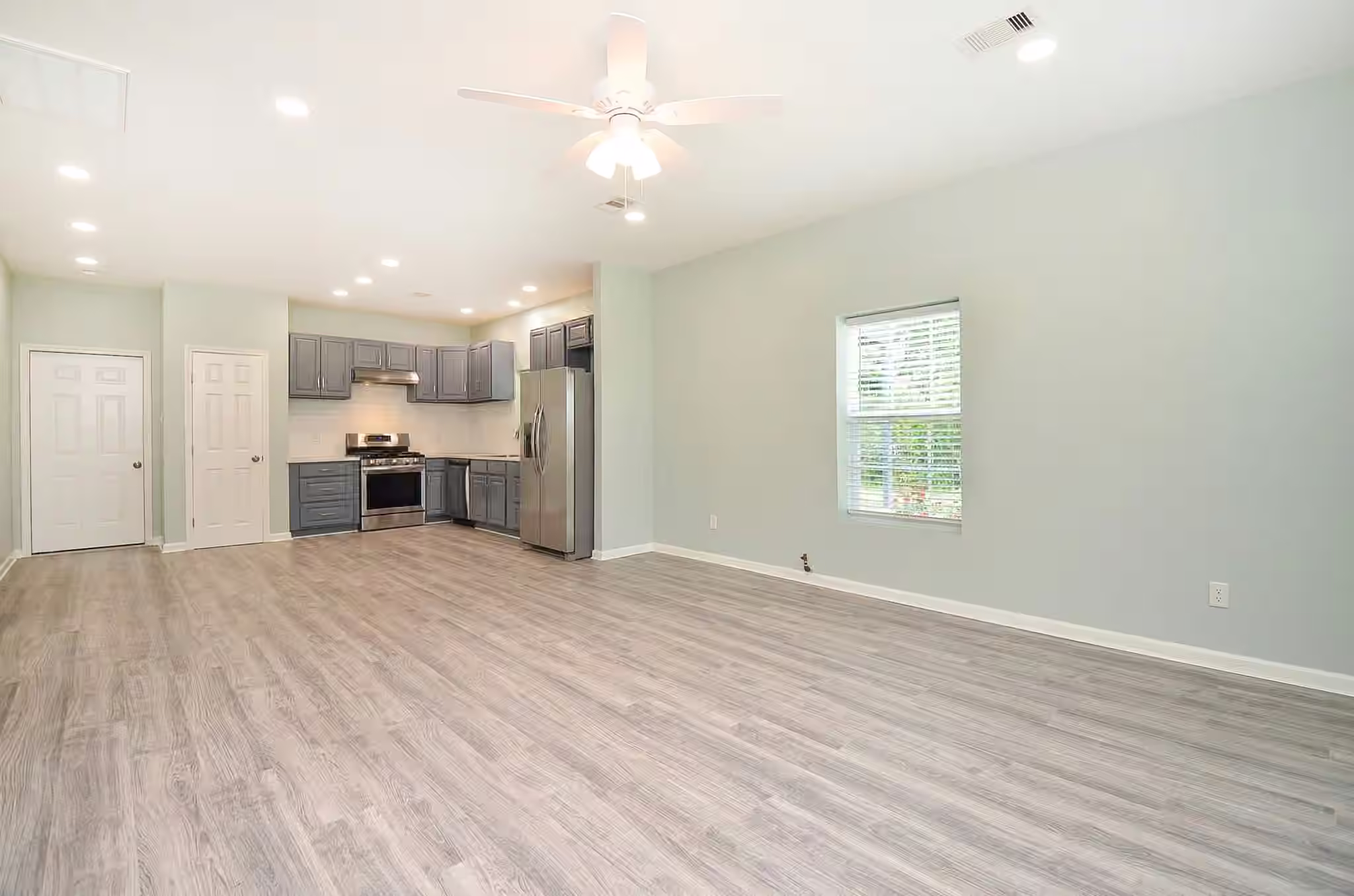 Photo 6 of 24719 Roscommon, Hempstead, TX