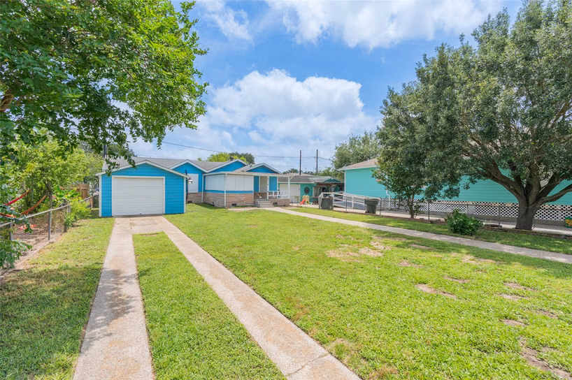 Photo 2 of 5319 Avenue O 1/2, Galveston, TX