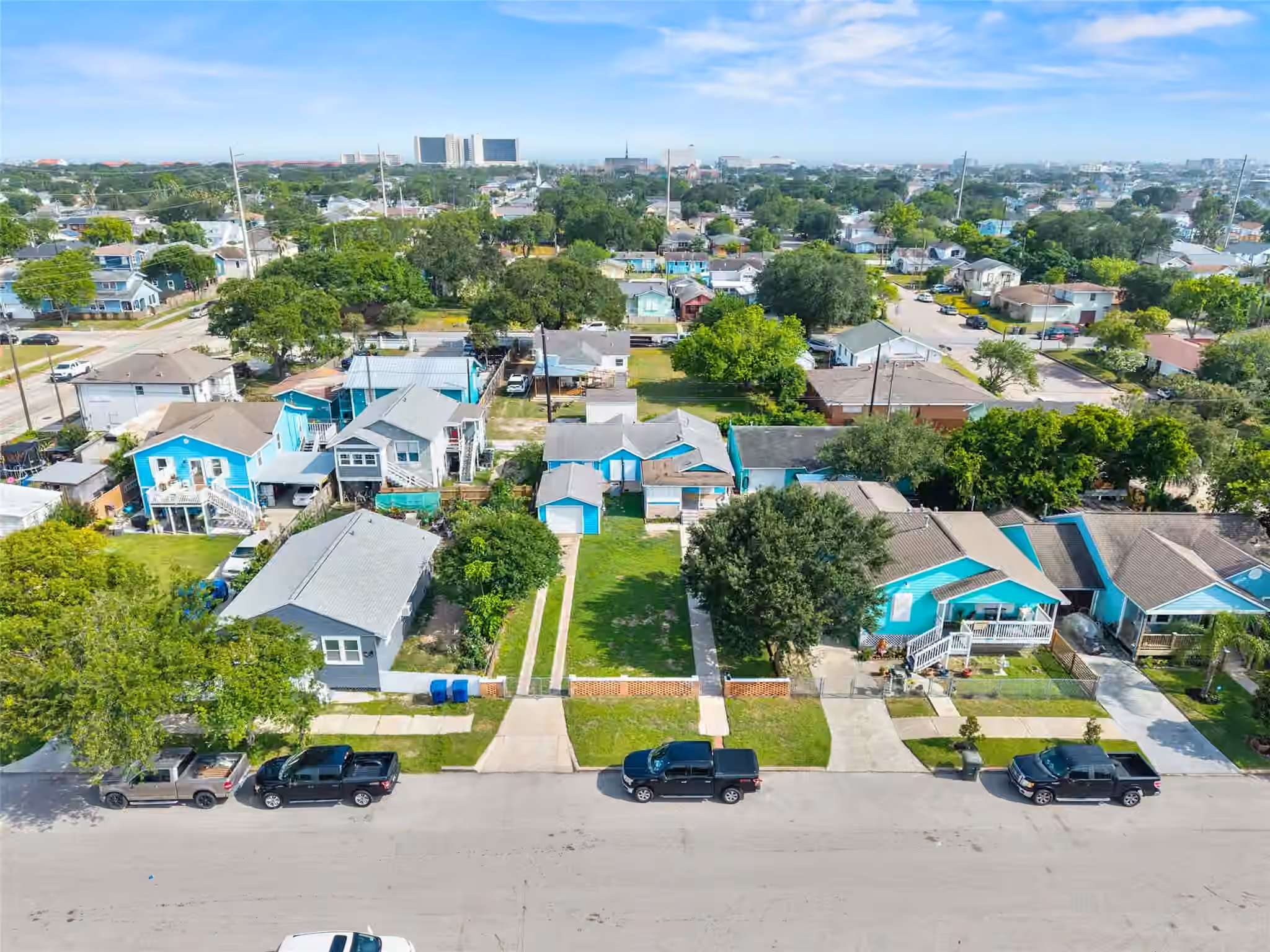 Photo 3 of 5319 Avenue O 1/2, Galveston, TX