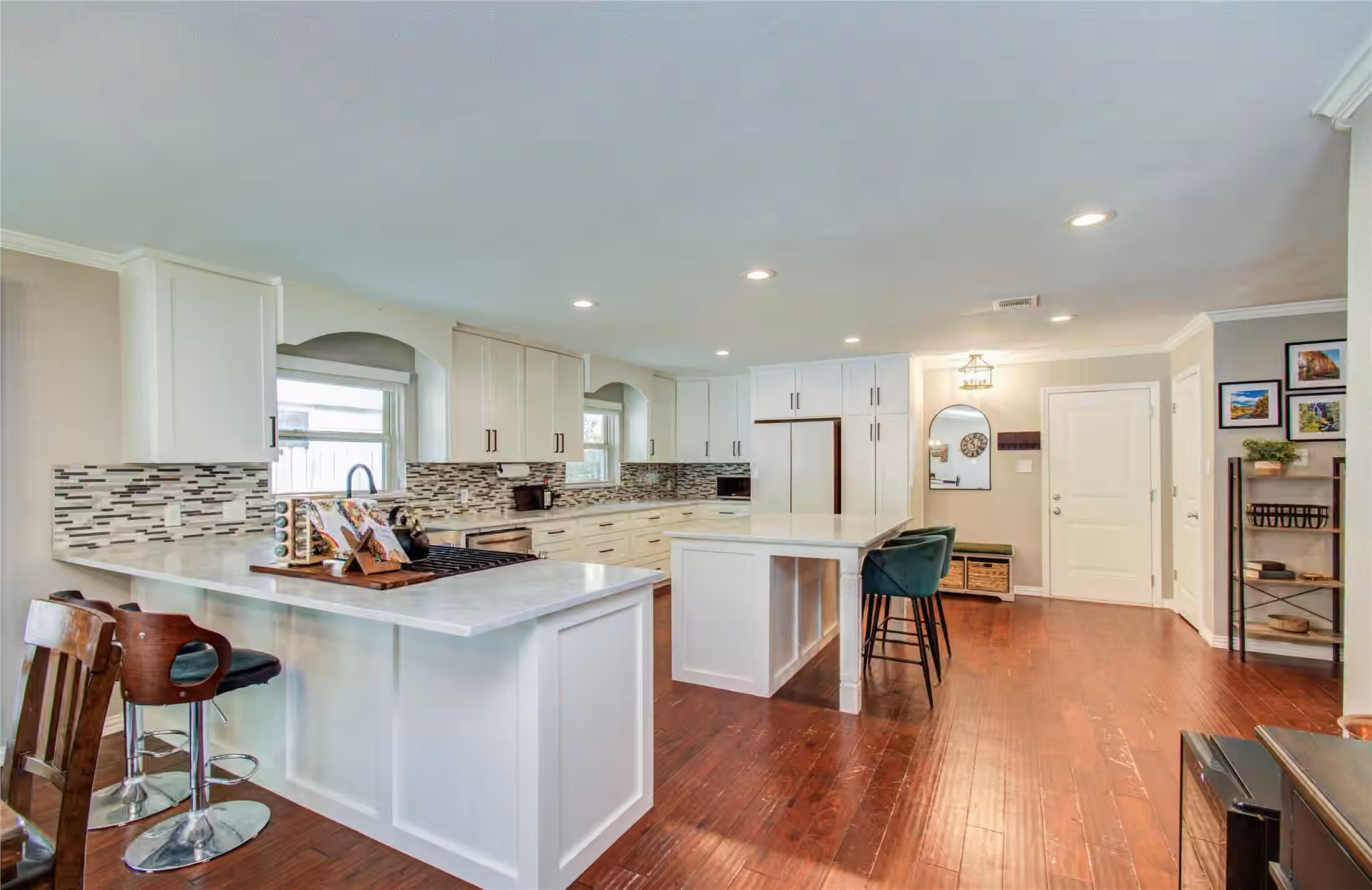 Photo 3 of 4846 Creekbend Drive, Houston, TX