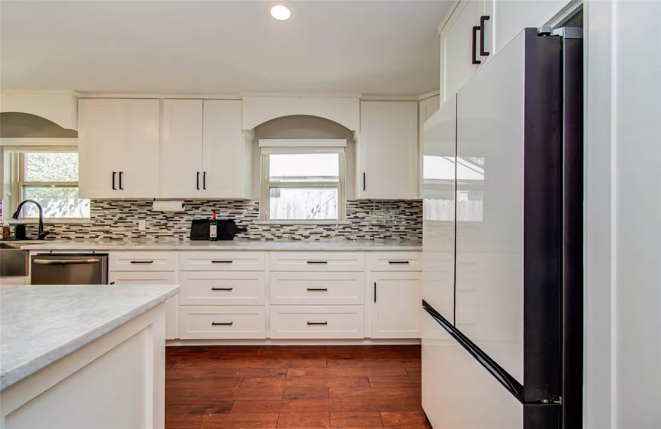 Photo 5 of 4846 Creekbend Drive, Houston, TX