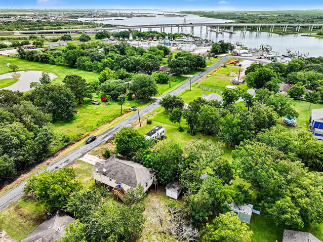 Photo 4 of 5813 David Street, Texas City, TX