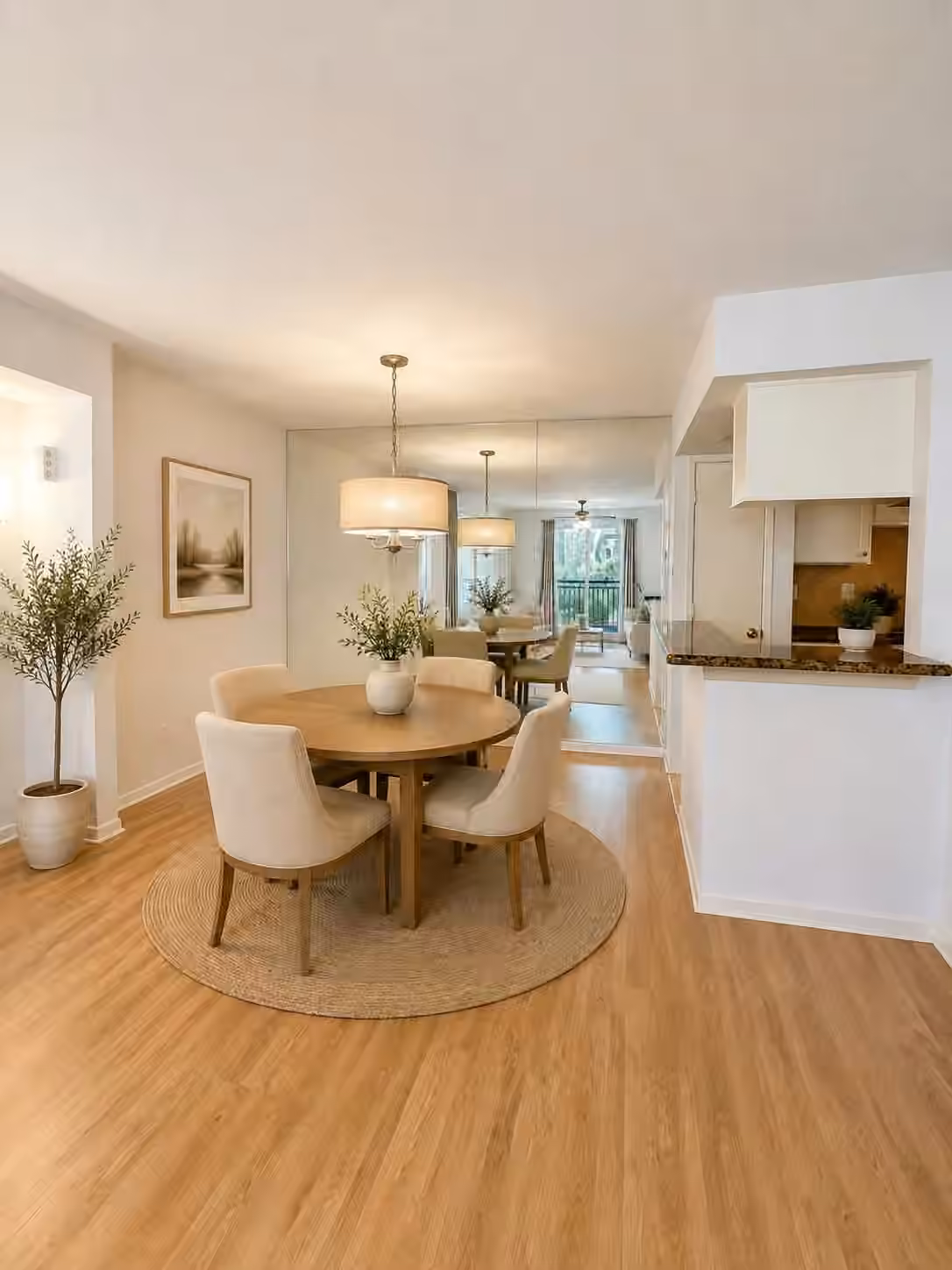 Photo 7 of 14555 Wunderlich Drive 2001, Houston, TX