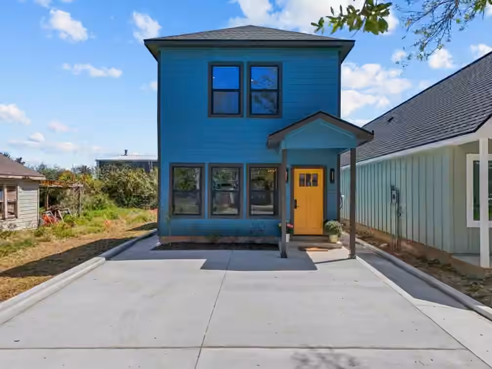 Photo 2 of 125 4th Street, San Leon, TX