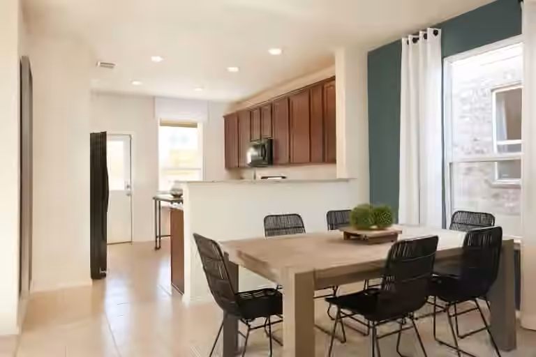 Photo 6 of 906 Silver Buckle Lane, Montgomery, TX