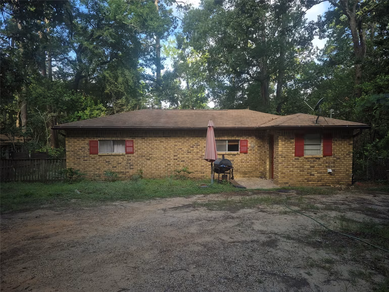 Photo 2 of 8312 Elm Drive, Montgomery, TX