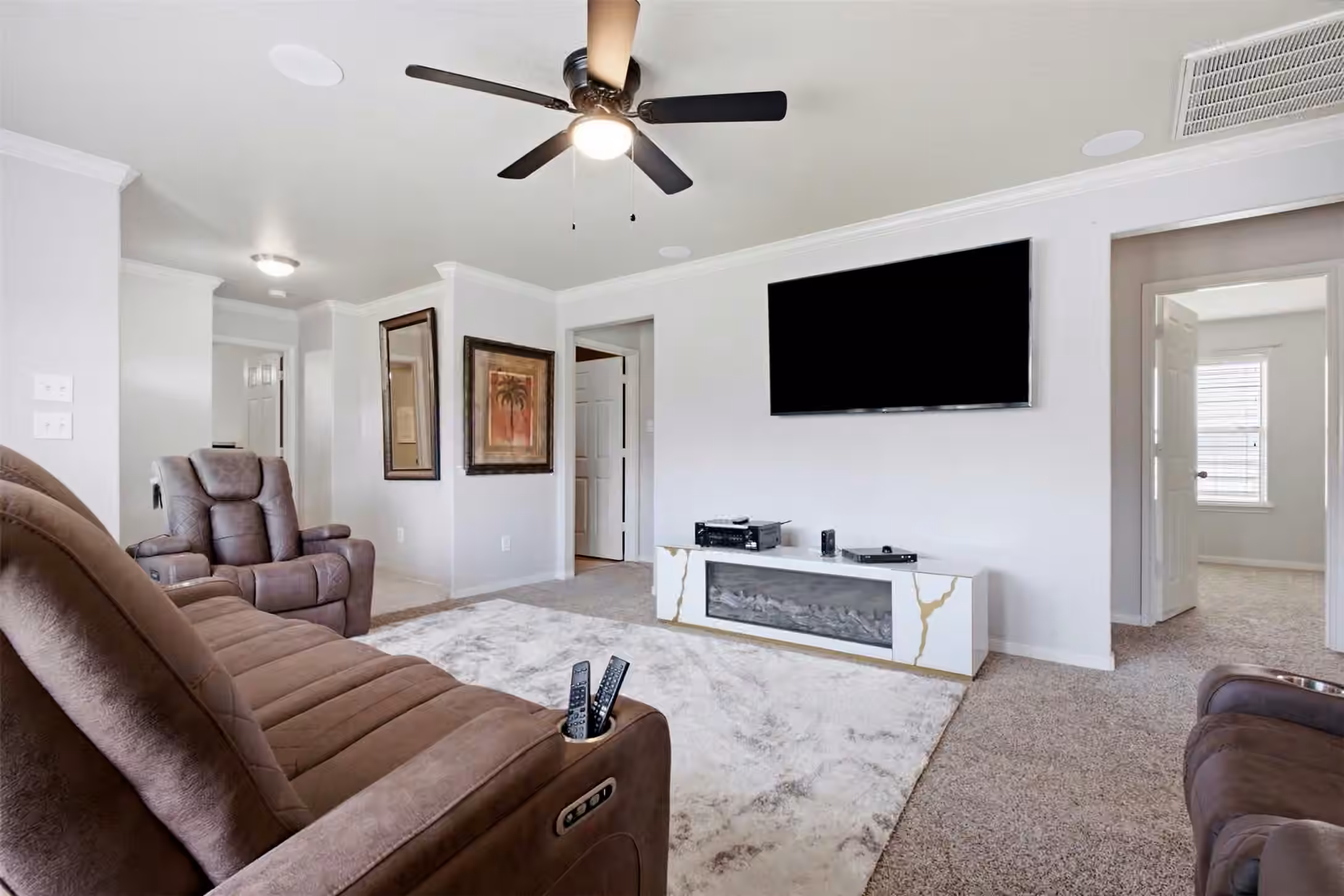Photo 3 of 718 Sun Lodge Drive, Houston, TX