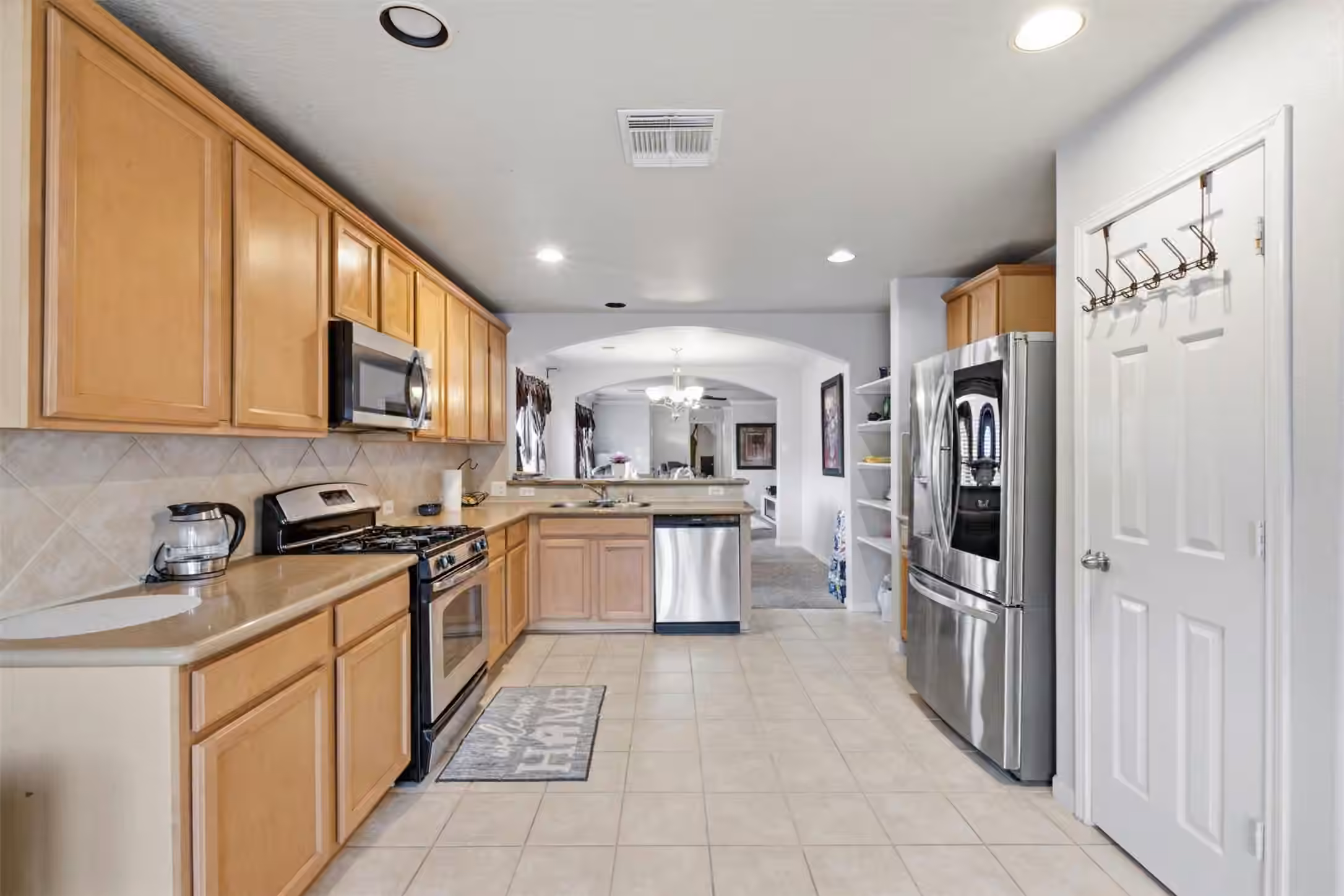 Photo 7 of 718 Sun Lodge Drive, Houston, TX