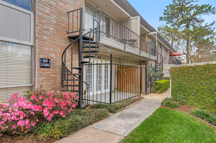Photo of 2238 S Piney Point Road 102, Houston, TX 77063