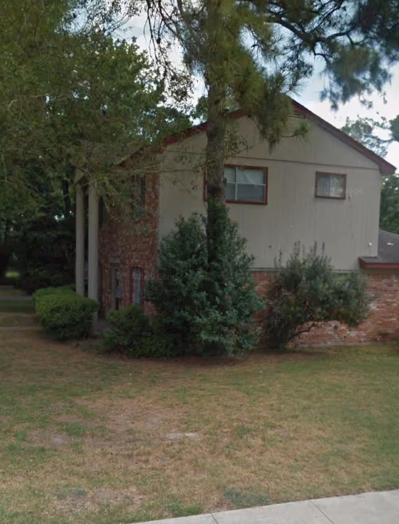 Photo 5 of 2102 Hollow Hook Road, Houston, TX