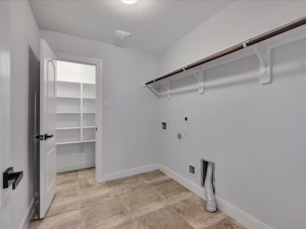 Photo 7 of 6302 Fisher Reef Drive, Beach City, TX