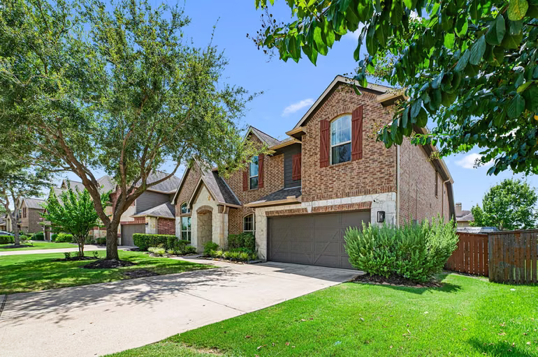 Photo 3 of 16935 Kilgarth Drive, Richmond, TX