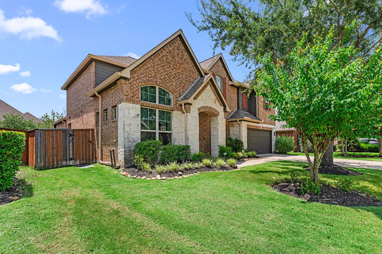 Photo 4 of 16935 Kilgarth Drive, Richmond, TX
