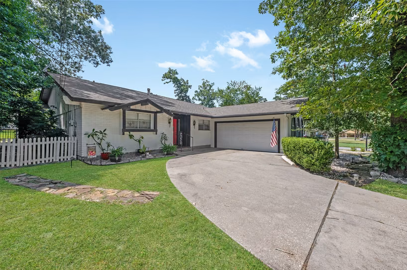 Photo 7 of 257 Point Clear Drive, Panorama Village, TX