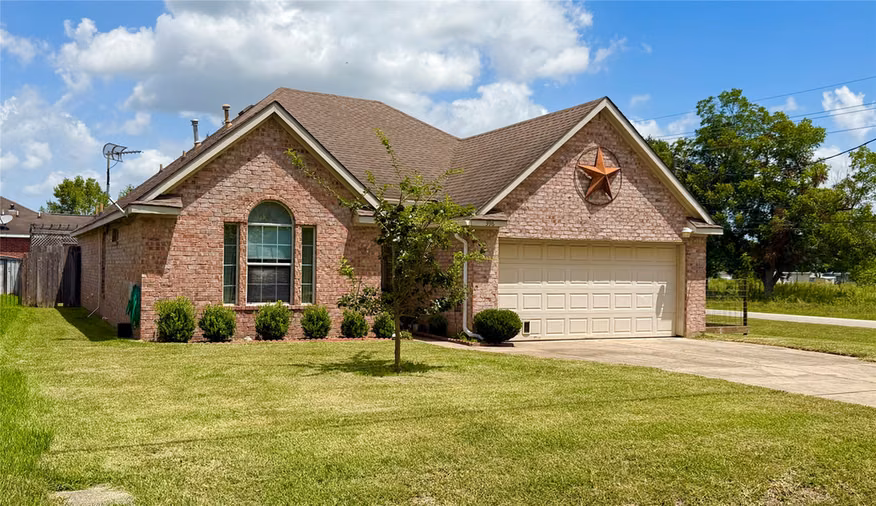 Photo of 396 Newcom Lane, Sealy, TX 77474