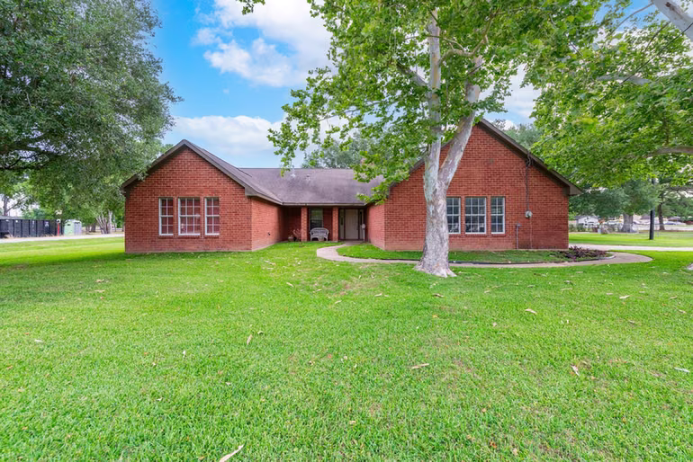 Photo of 330 N 4th Street, Beasley, TX