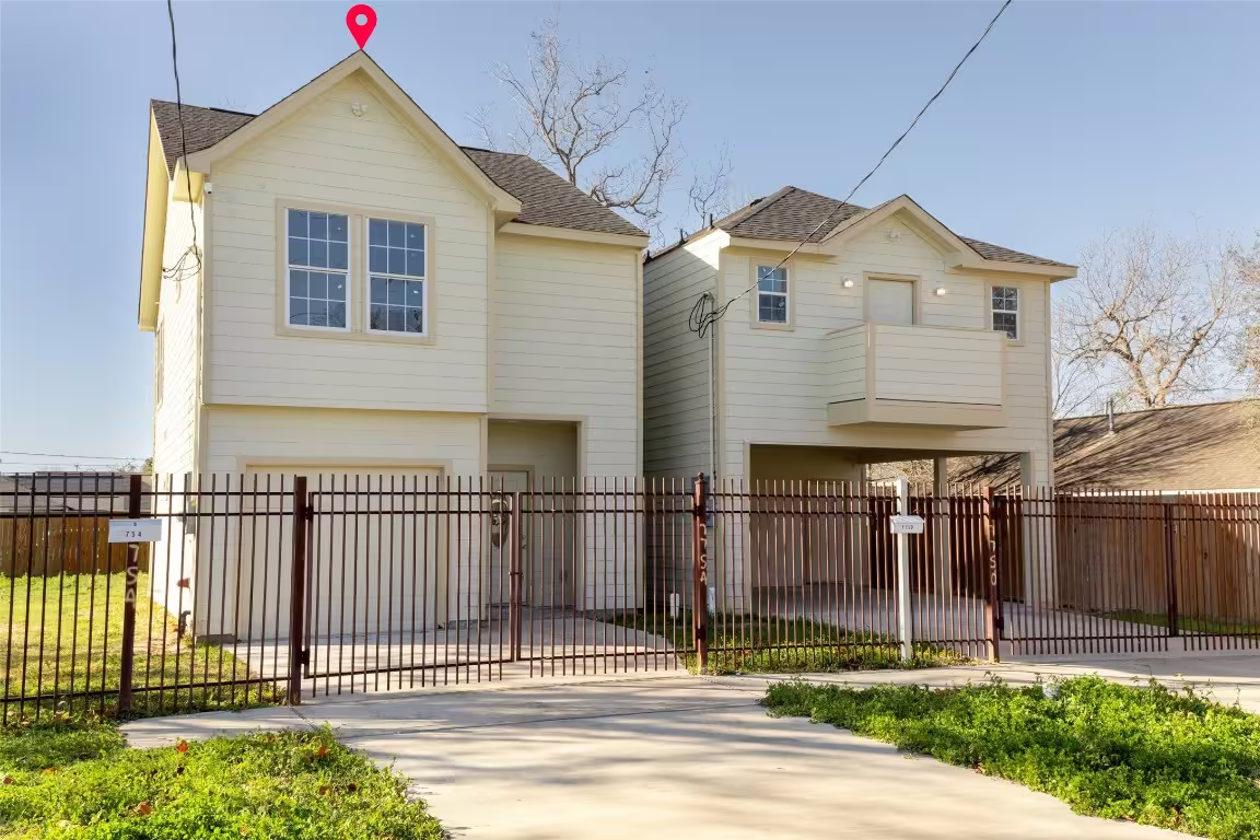 Photo 3 of 7754 Avenue J, Houston, TX