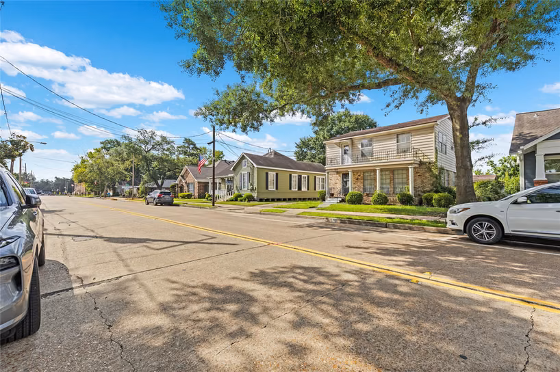 Photo 3 of 510 E Main Street, Humble, TX