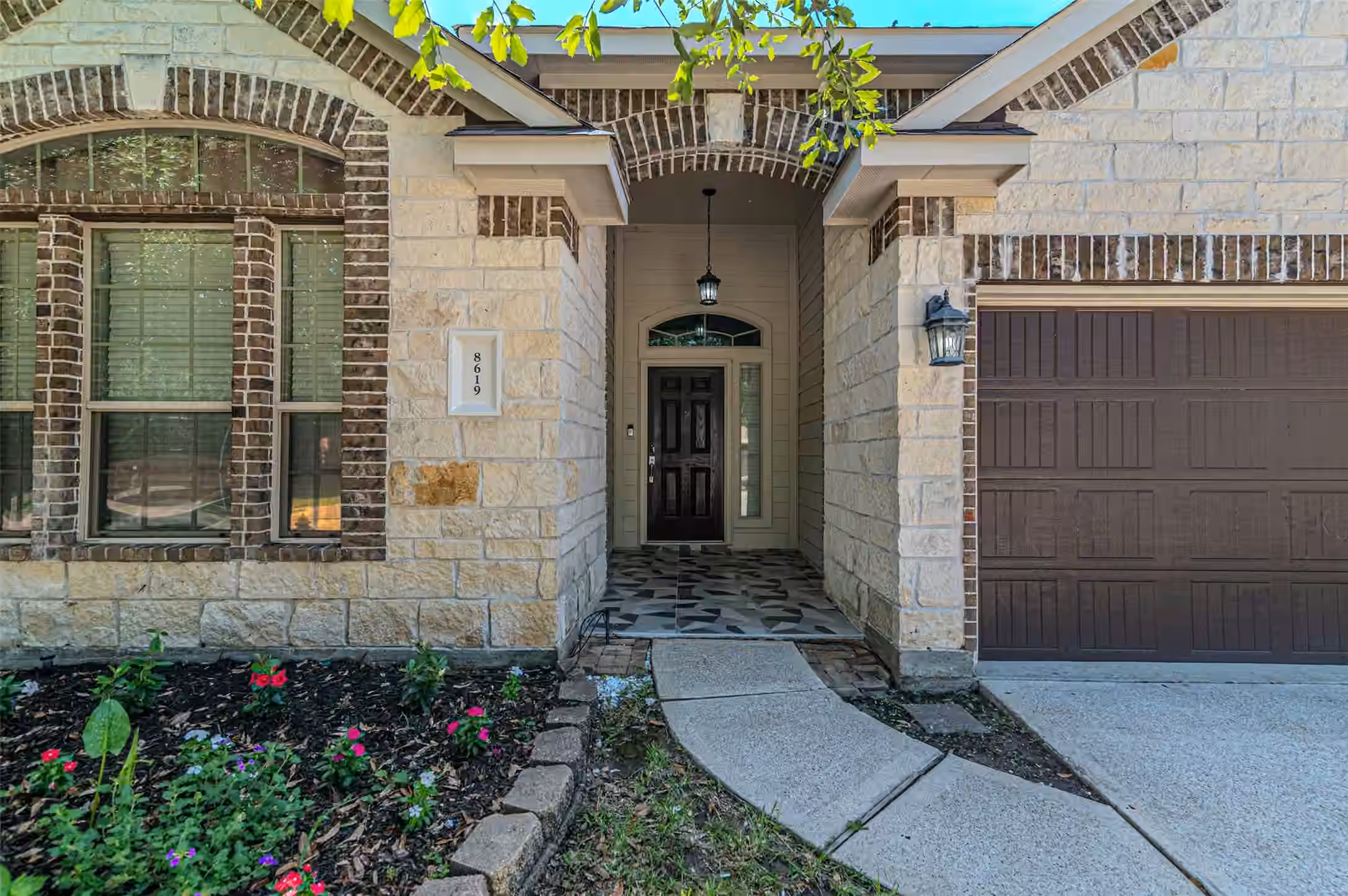 Photo 5 of 8619 Debbie Terrace Drive, Cypress, TX