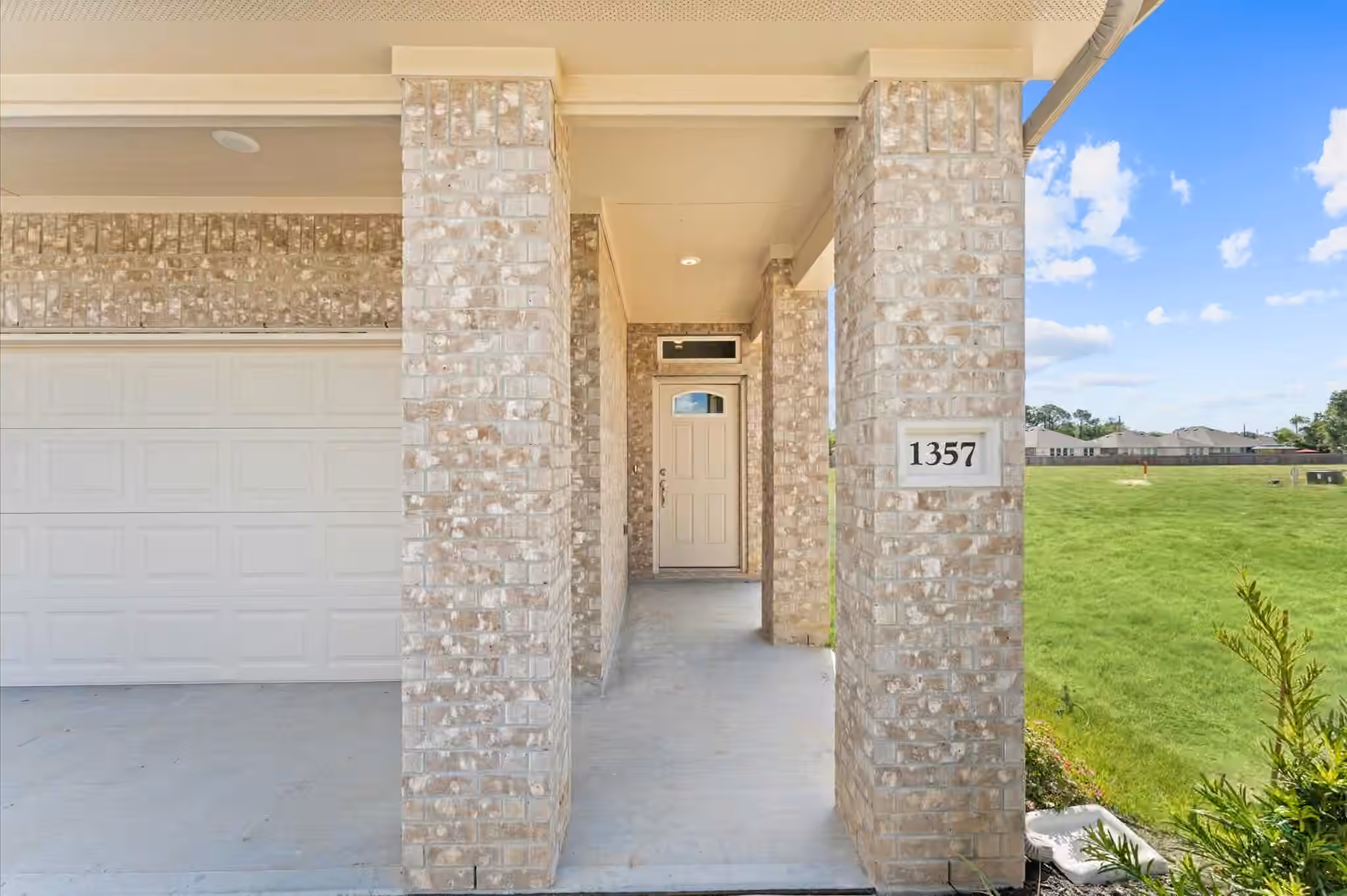 Photo 4 of 1367 Mixander Way, La Porte, TX