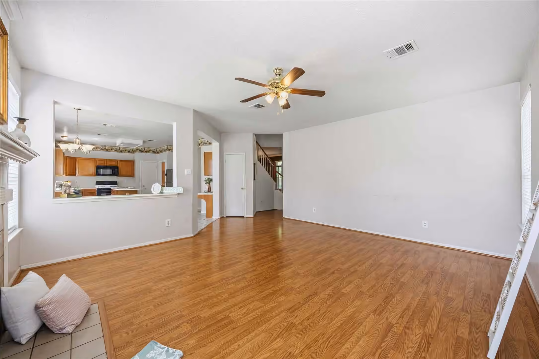 Photo 4 of 206 Scarlet Maple Drive, Sugar Land, TX