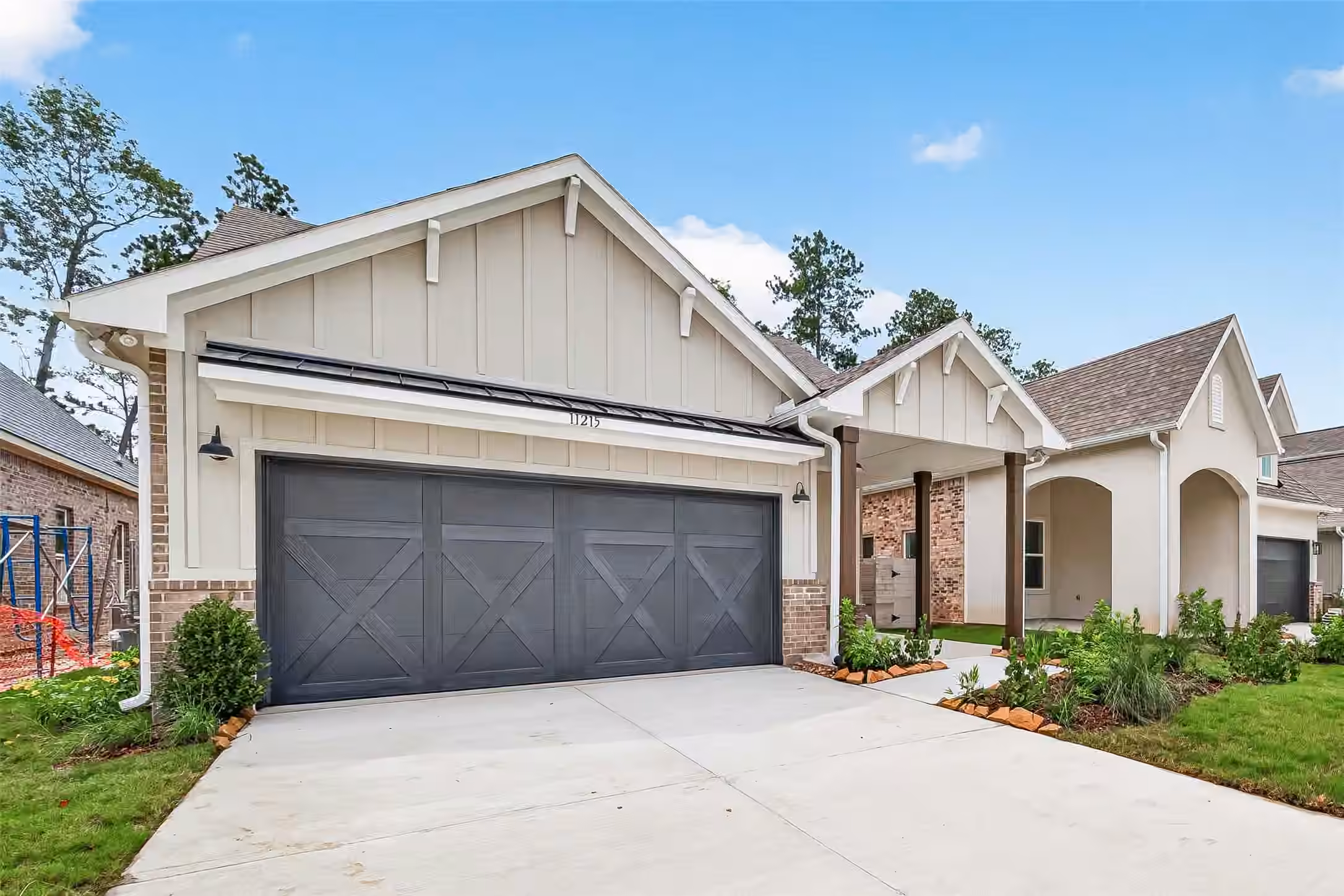 Photo 2 of 11215 Moccasin Drive, Montgomery, TX