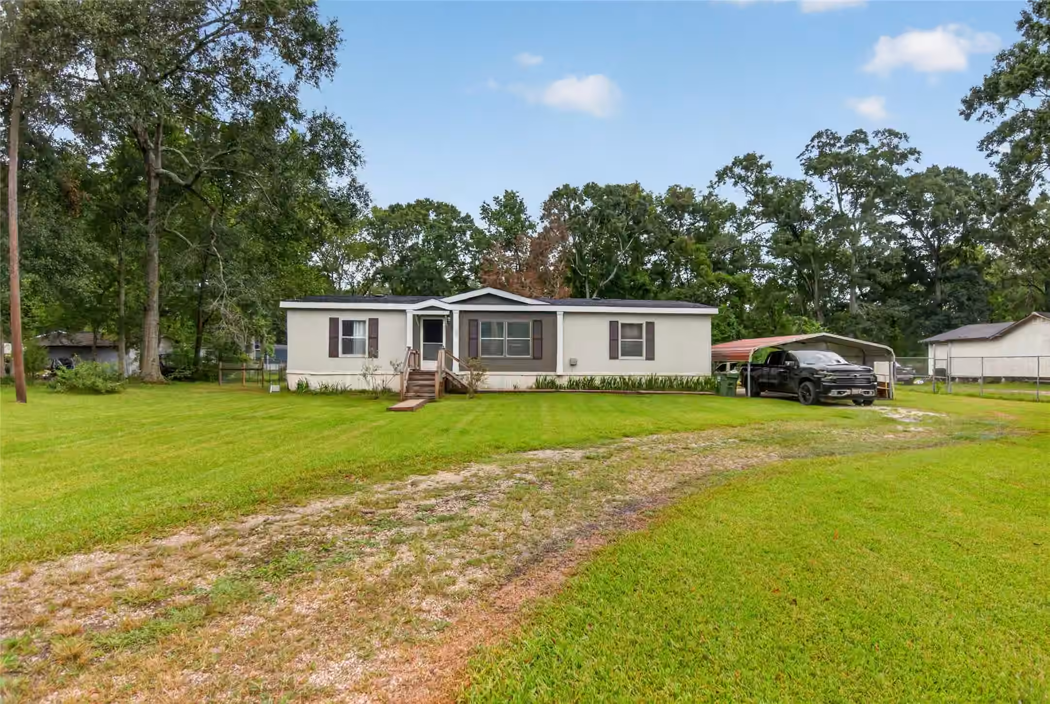 Photo of 351 County Road 454, Dayton, TX 77535