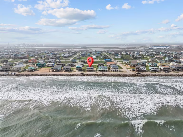 Photo 4 of 510 Beach Drive, Surfside Beach, TX