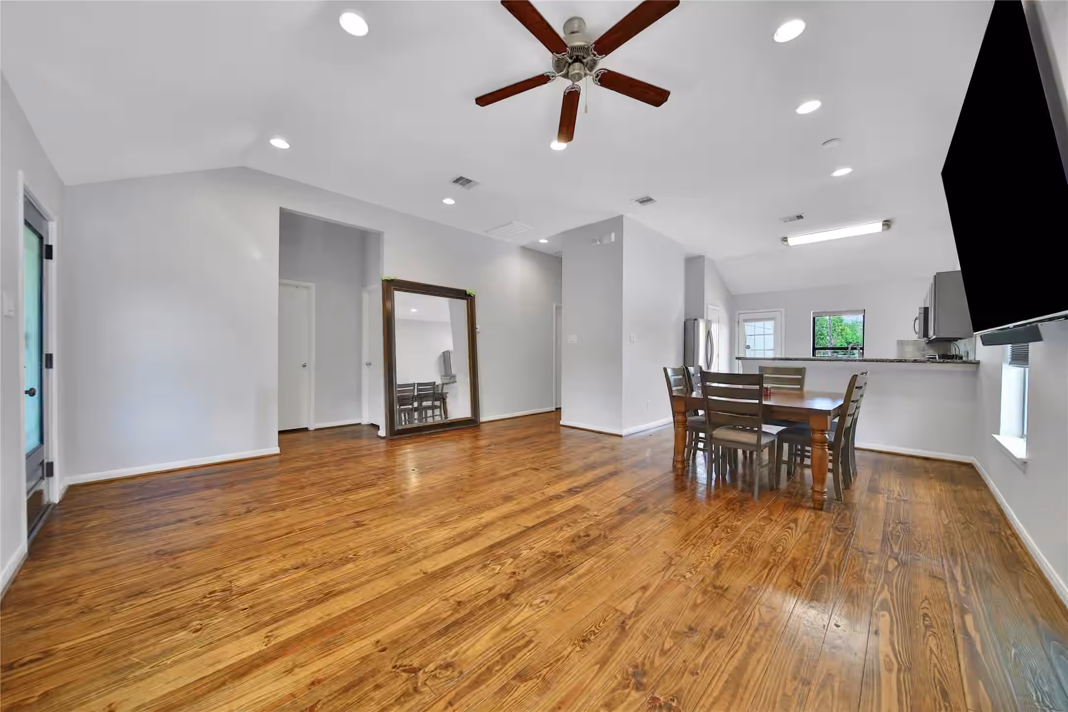 Photo 7 of 2314 Carr Street, Houston, TX