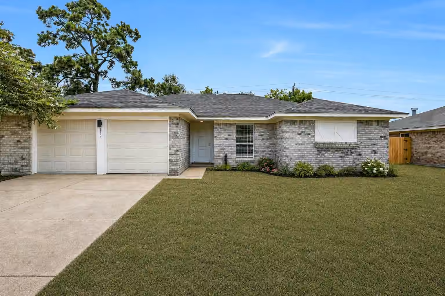 Photo 2 of 1600 Broken Arrow Street, Baytown, TX