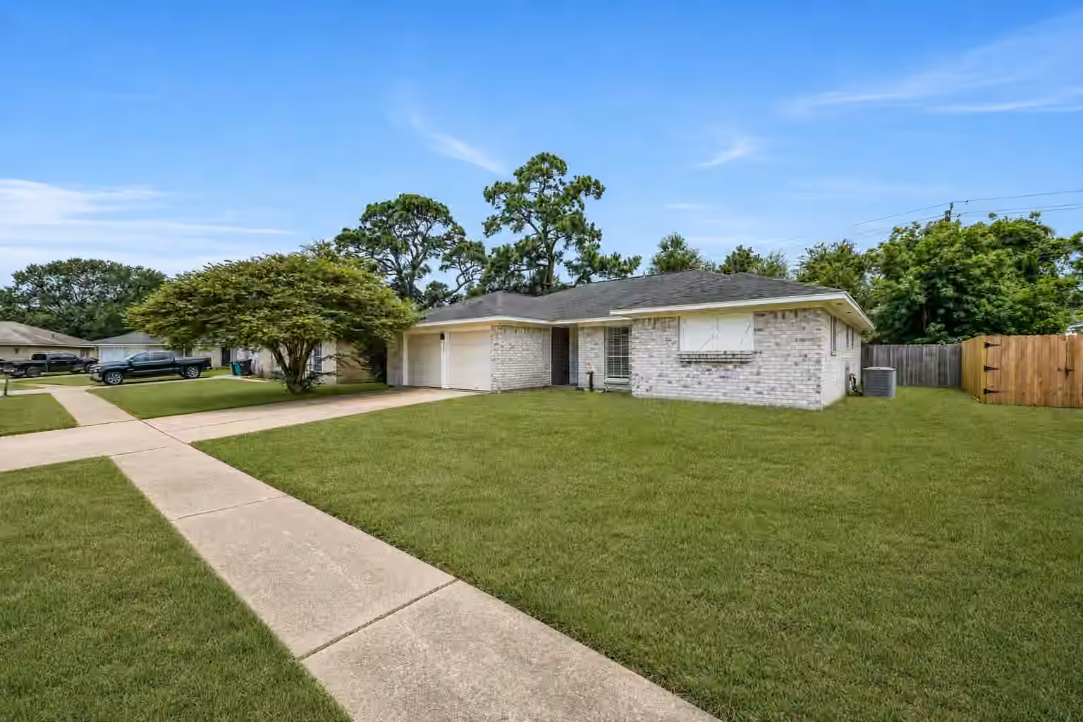 Photo 5 of 1600 Broken Arrow Street, Baytown, TX