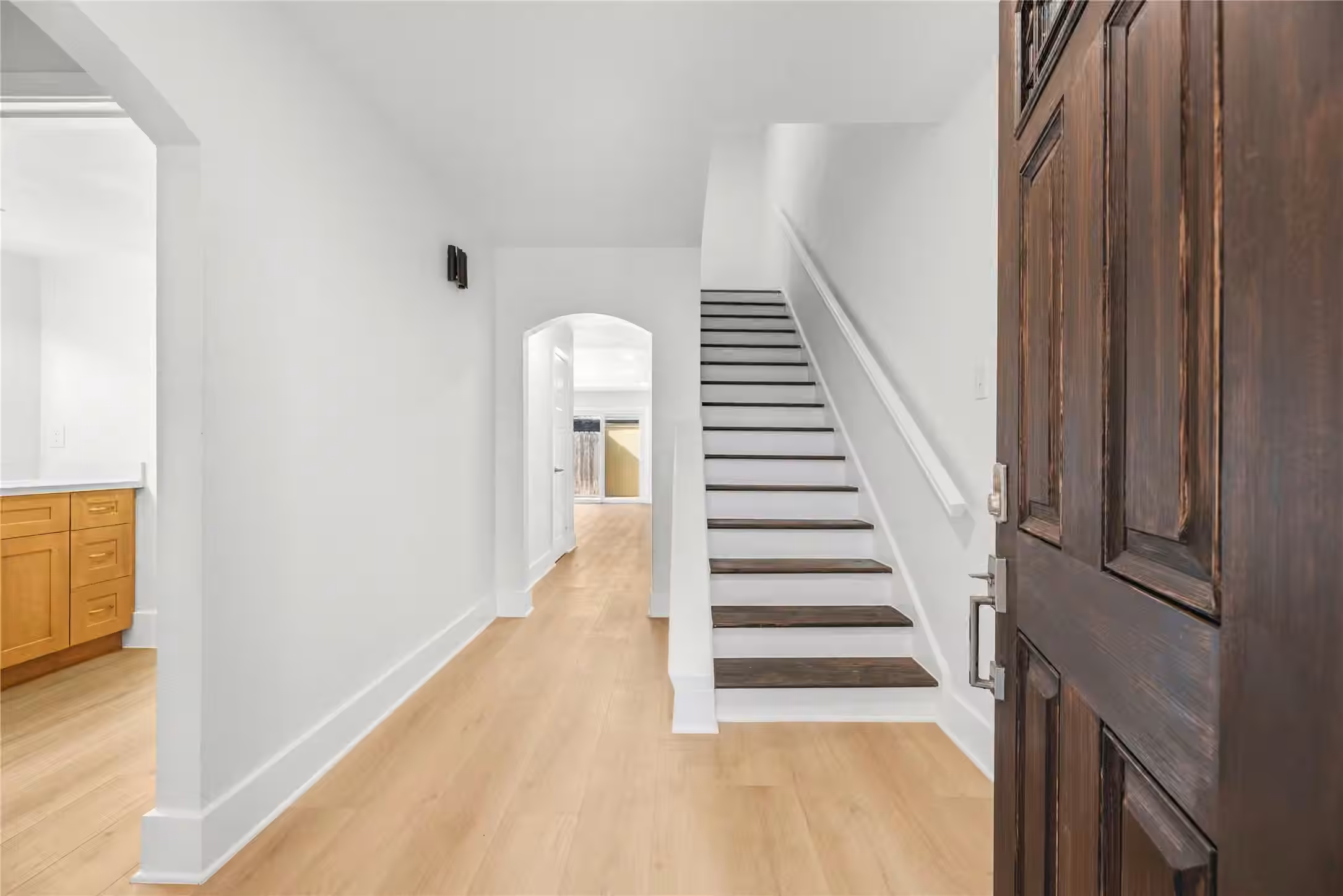 Photo 2 of 13194 Trail Hollow Drive 3194, Houston, TX