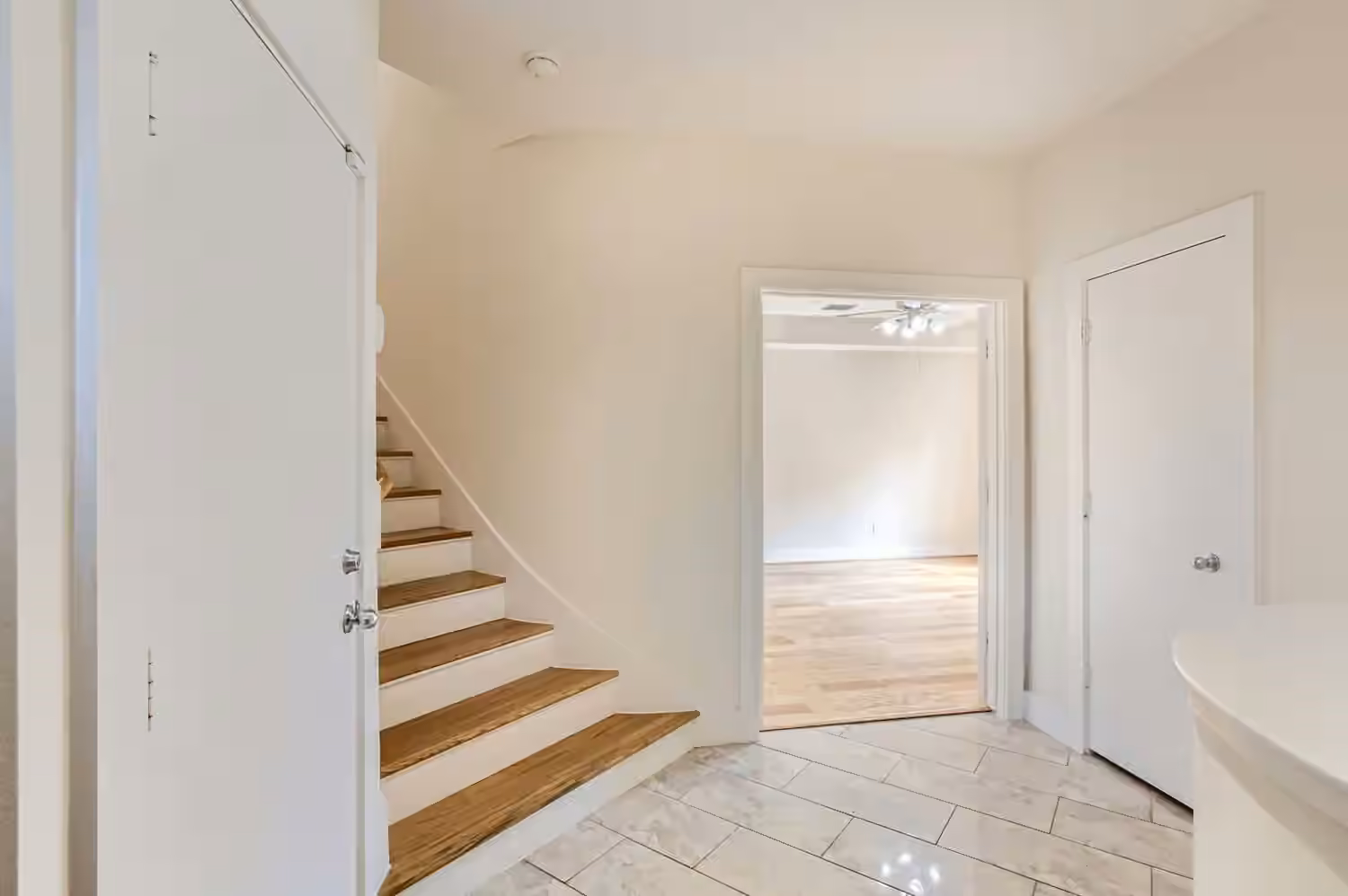 Photo 3 of 5830 Larkin Street, Houston, TX